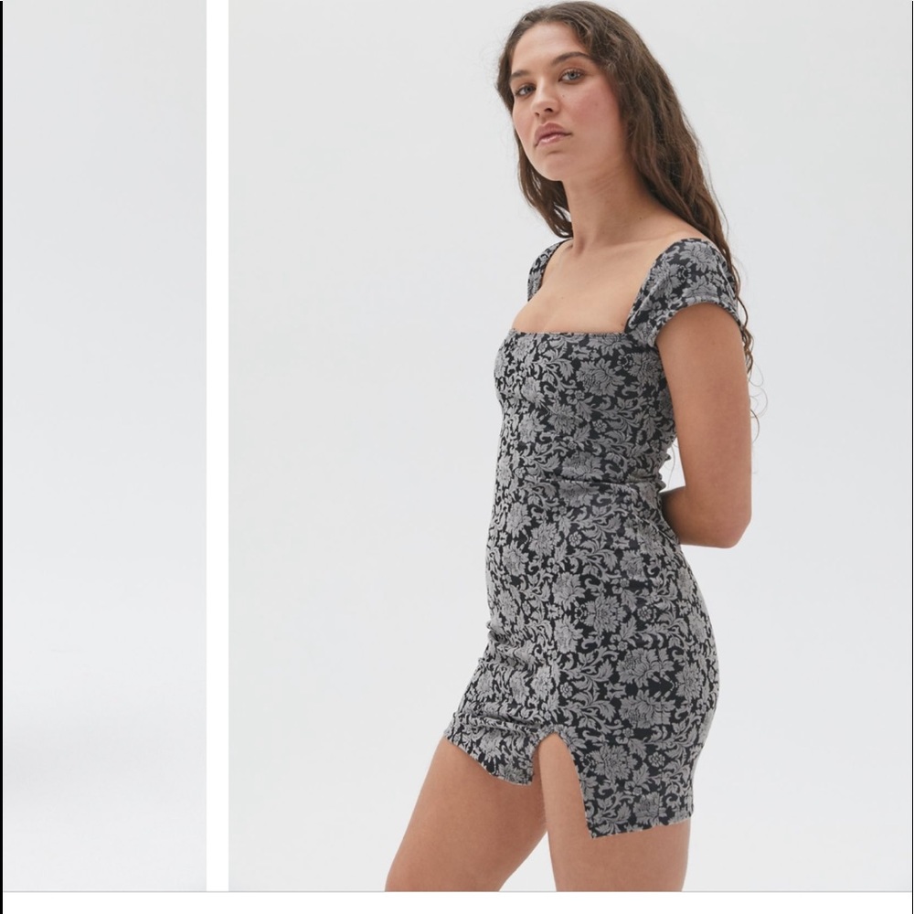 Motel Rocks Verga Velvet Mini Dress 🏴‍☠️